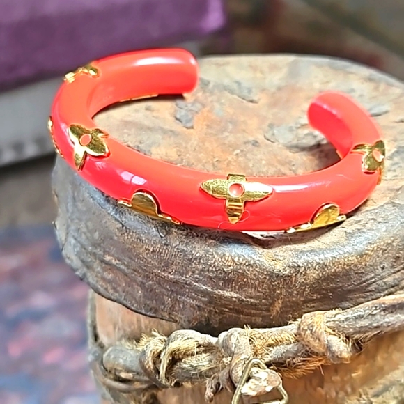 (Christmas colr:) )Authentic Louis Vuitton  ceramic bracelet - Picture 3 of 6